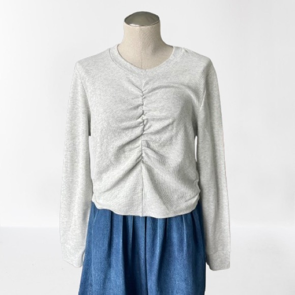 🏷️ Cabi Chaser Tee in light gray - Picture 1 of 4
